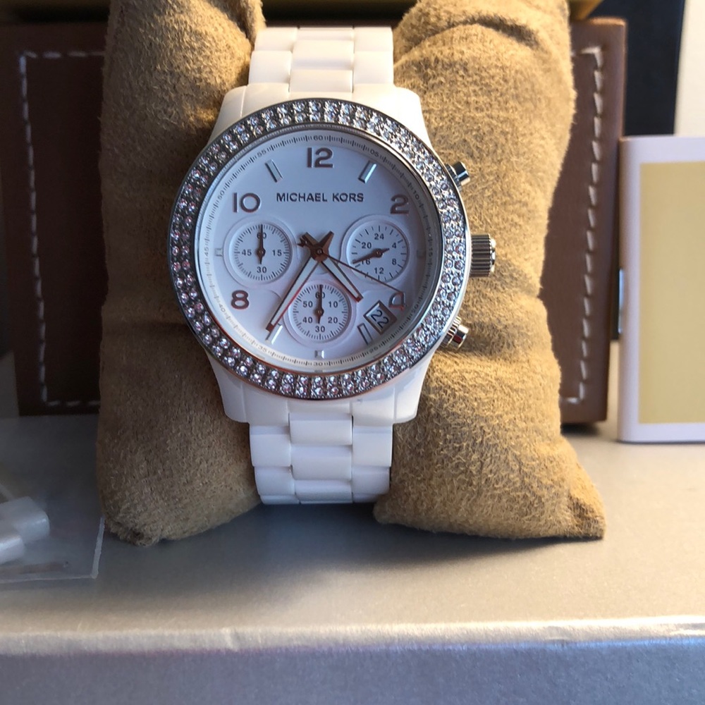 💥Michael Kors White CERAMIC WATCH PRICE FIRM